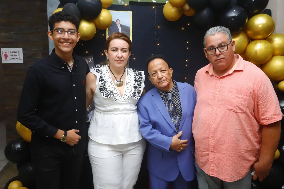 Emotivo homenaje a Moisés Canelo de parte de su esposa y artistas hondureños