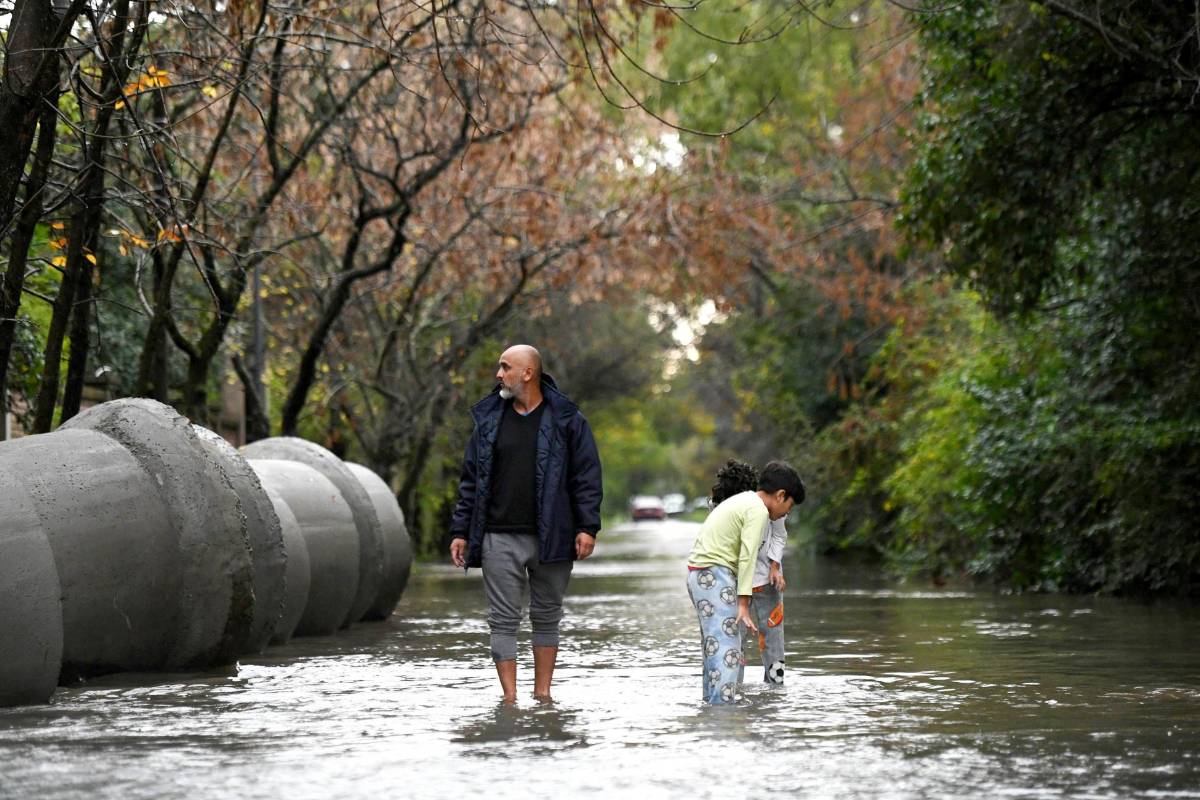 Devastadoras inundaciones en Argentina obligan a evacuar a miles de personas