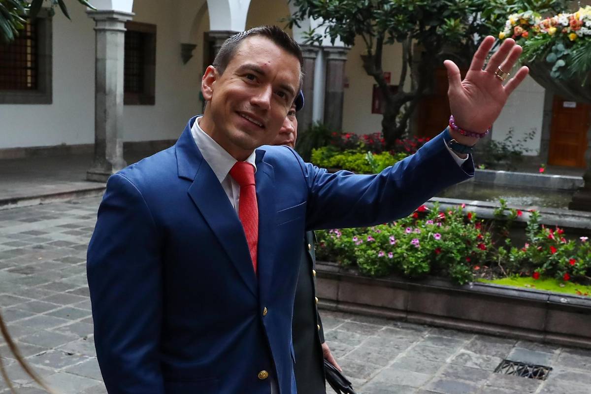 Noboa viaja a EEUU para “asuntos de índole personal” en plena crisis con México