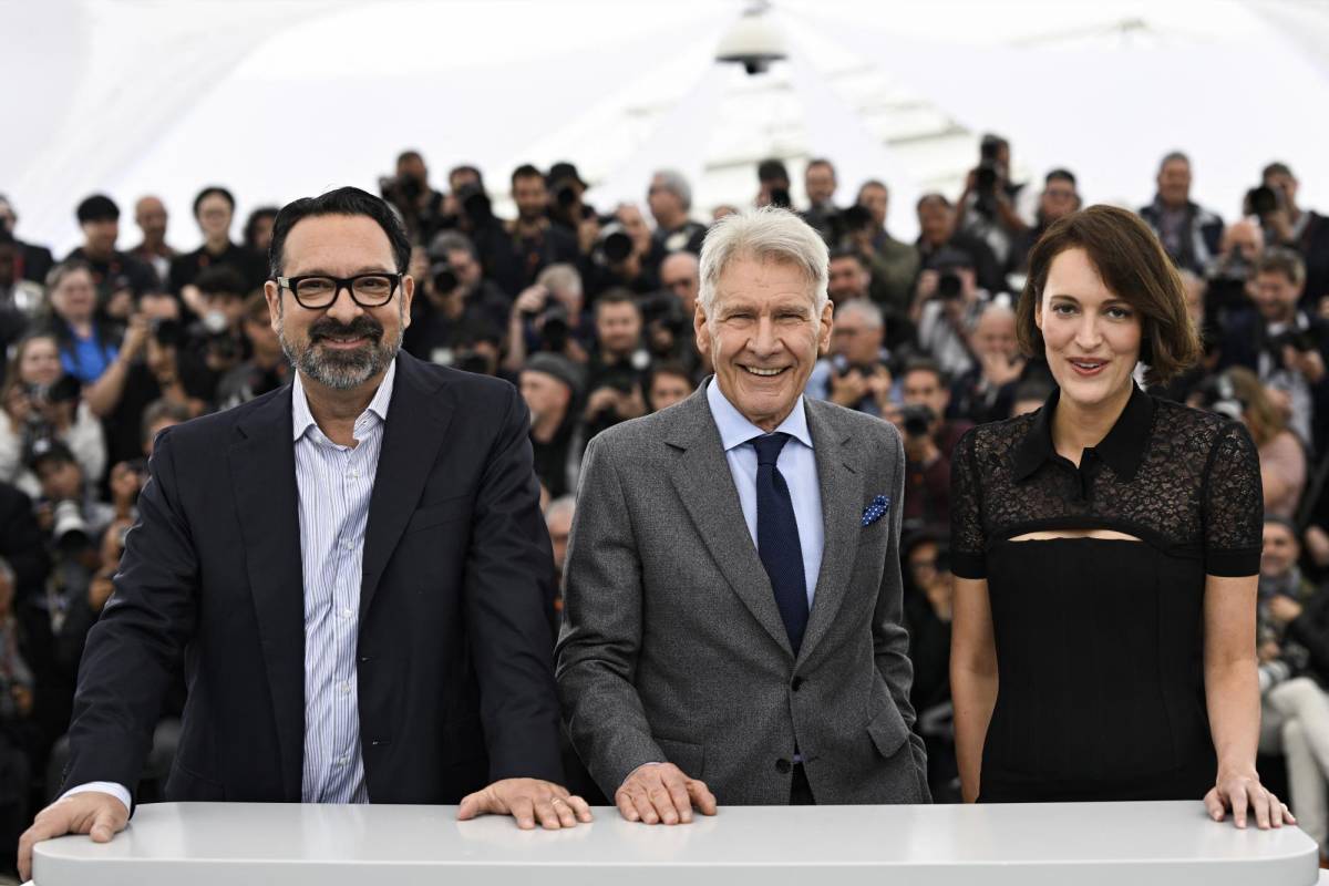 El director de “Indiana Jones”, James Mangold, junto a los actores Harrison Ford y Phoebe Waller-Bridge.