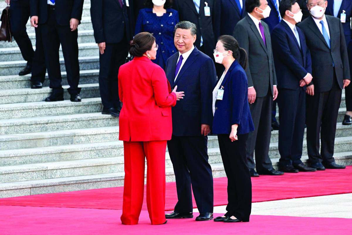 El presidente chino, Xi Jinping, recibió a la mandataria Xiomara Castro.
