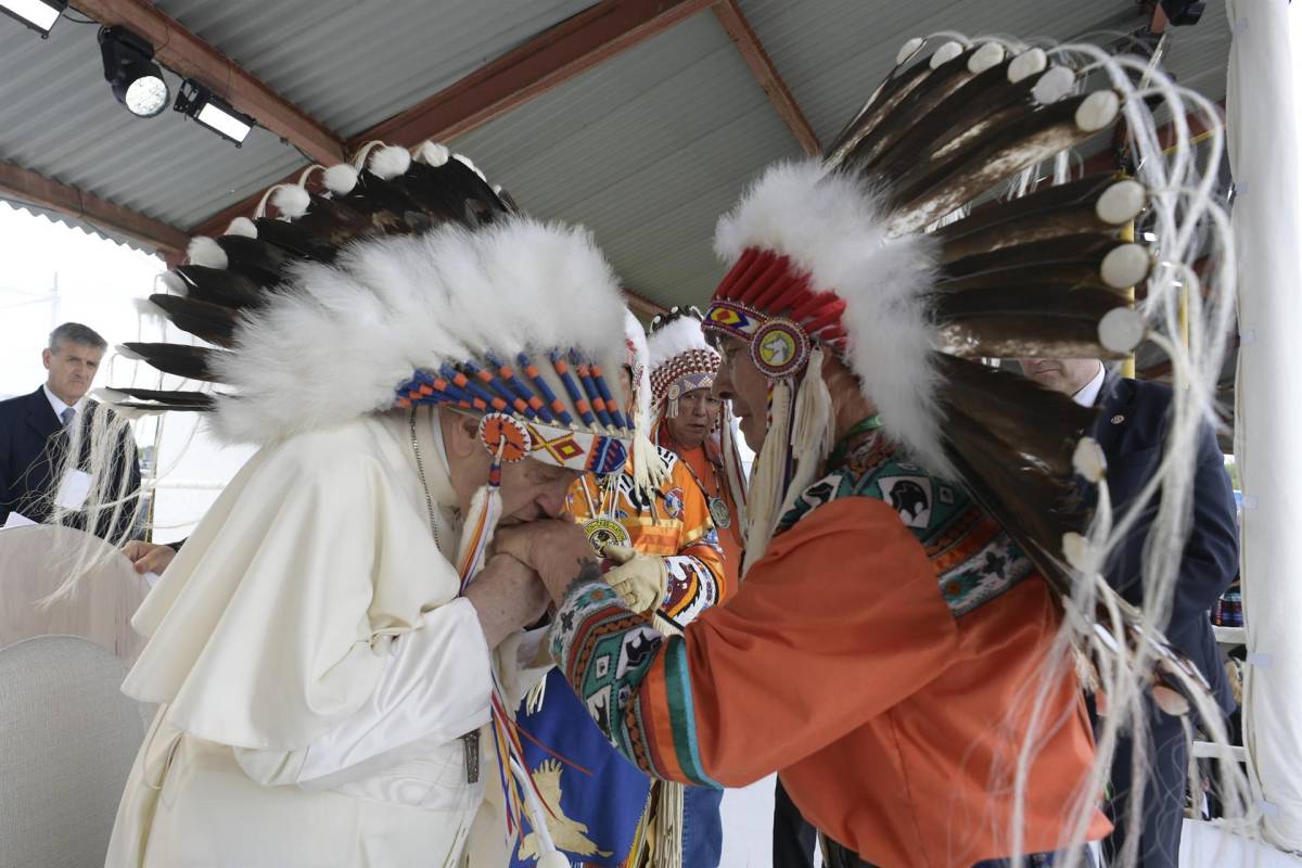El Papa pide perdón por abusos de la Iglesia a los Indígenas de Canadá