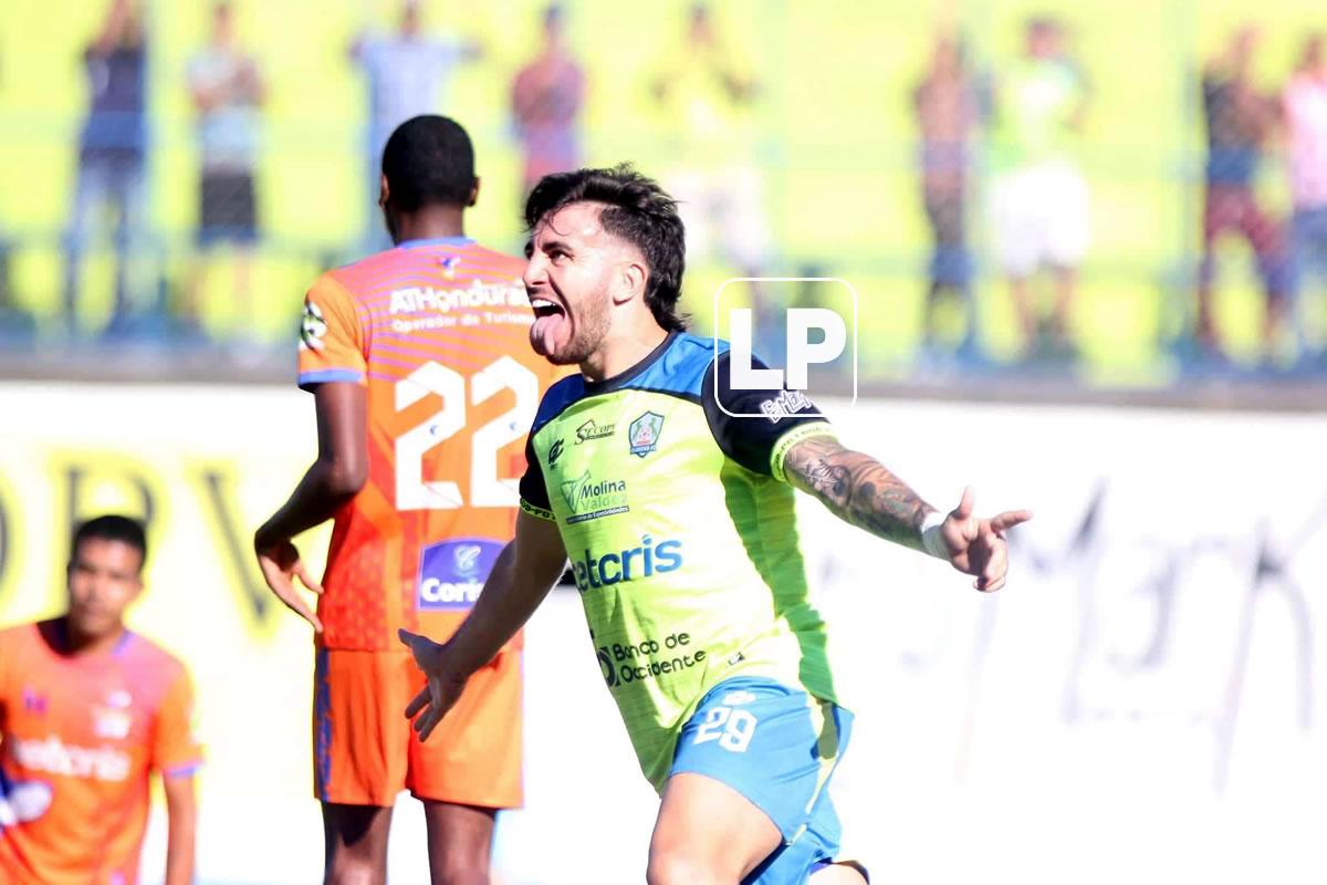 Agustín Auzmendi sigue inspirado y lidera la tabla de goleo de la Liga Nacional.