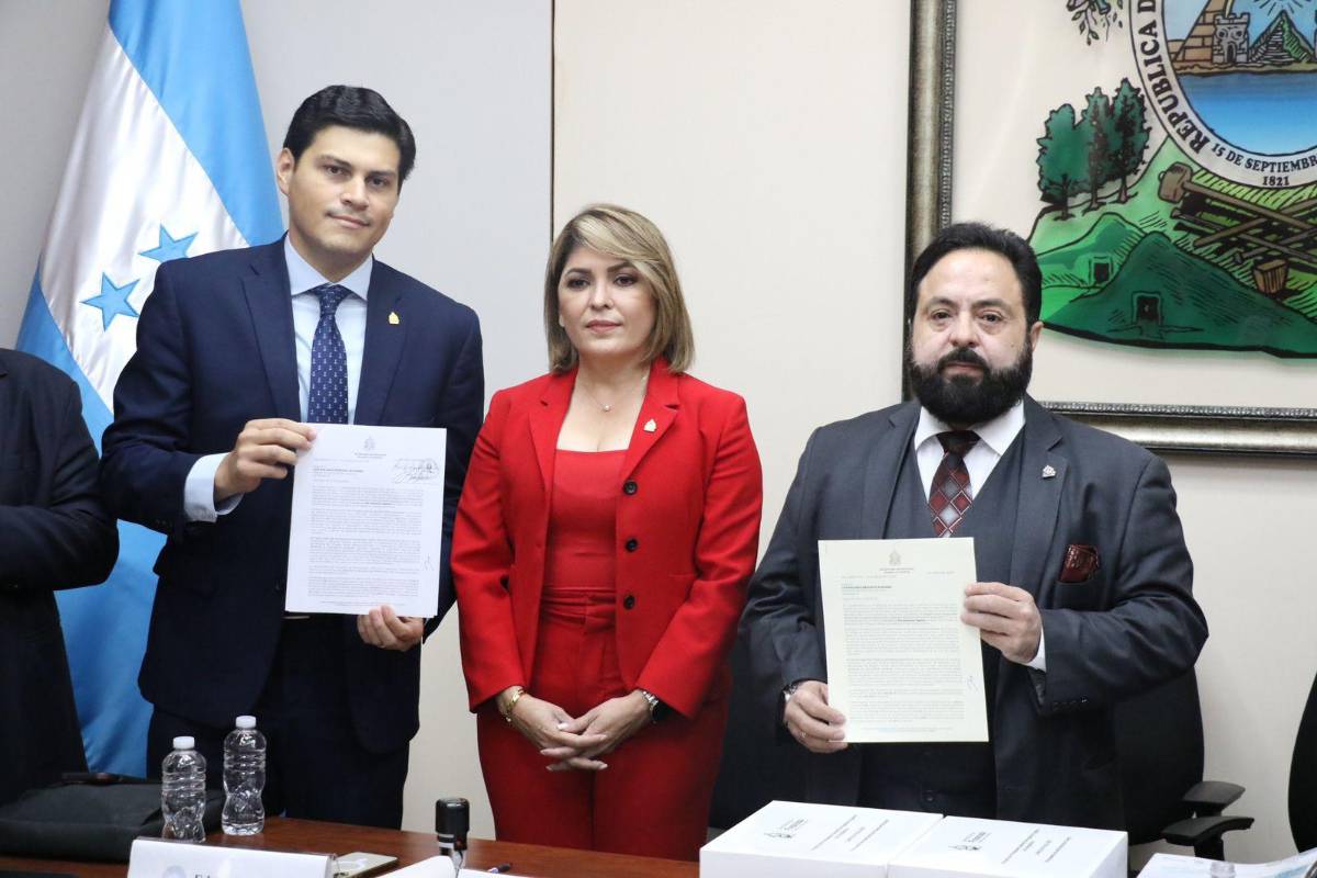 Finanzas entrega al CN proyecto de Presupuesto General de la República