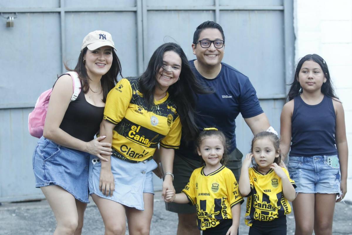 Las chicas del Real España vs Olimpia: bellezas roban suspiros en el clásico