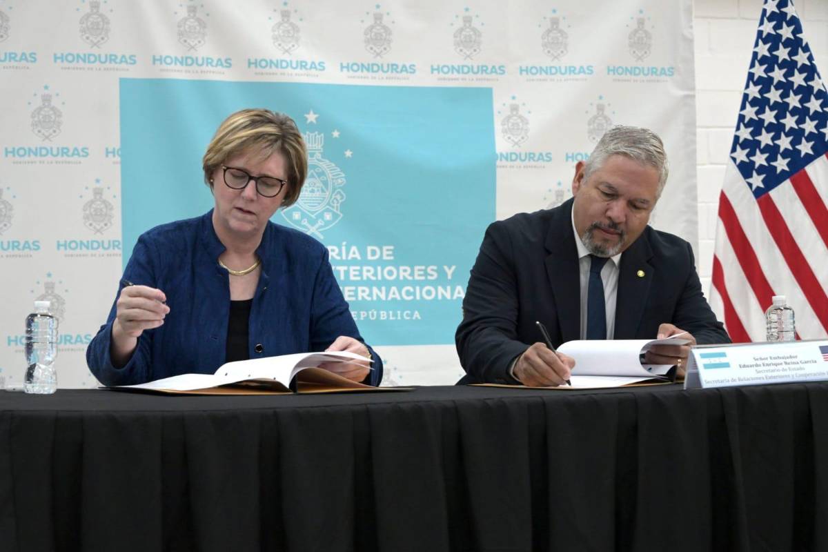 Canciller a Laura Dogu: “Es insoportable el irrespeto”