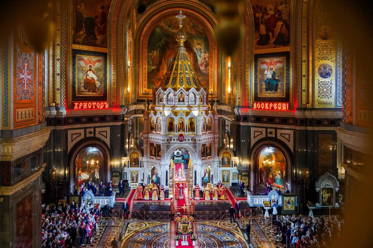 Putin recibió una bendición en la suntuosa Catedral de la Anunciación del Kremlin.