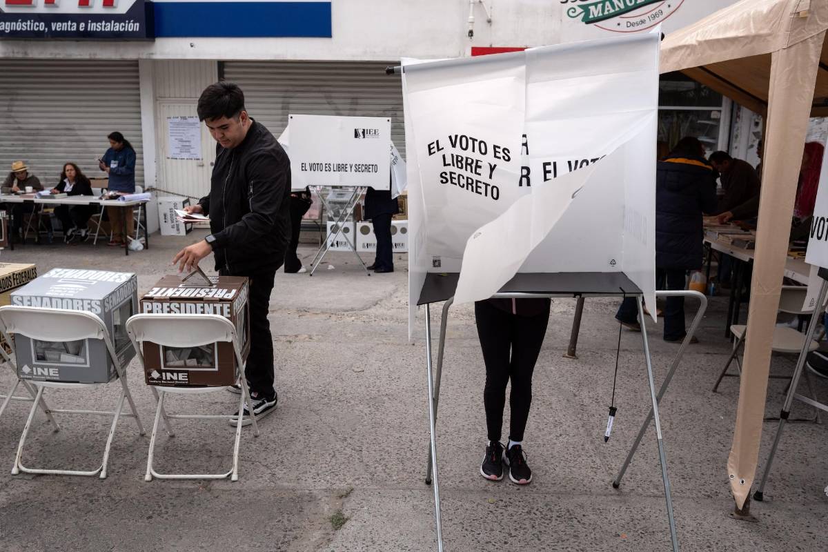 Dos muertos en ataques a recintos electorales en México