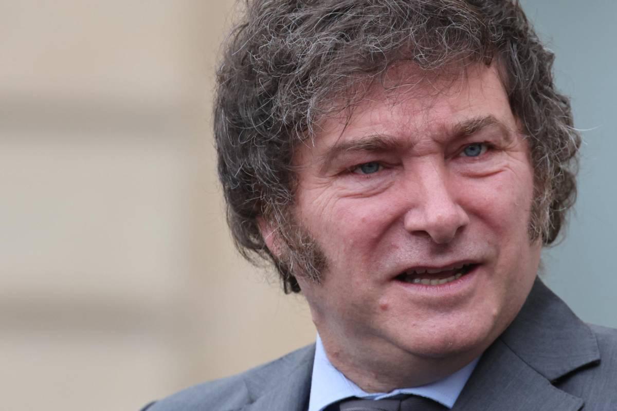 La curiosa imagen de Milei felicitando al papa