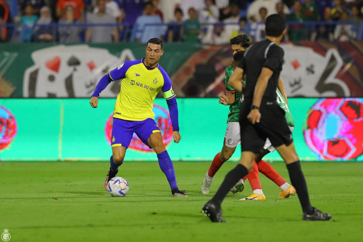 Cristiano Ronaldo buscó el gol, pero se fue en blanco ante el Al-Ettifaq.