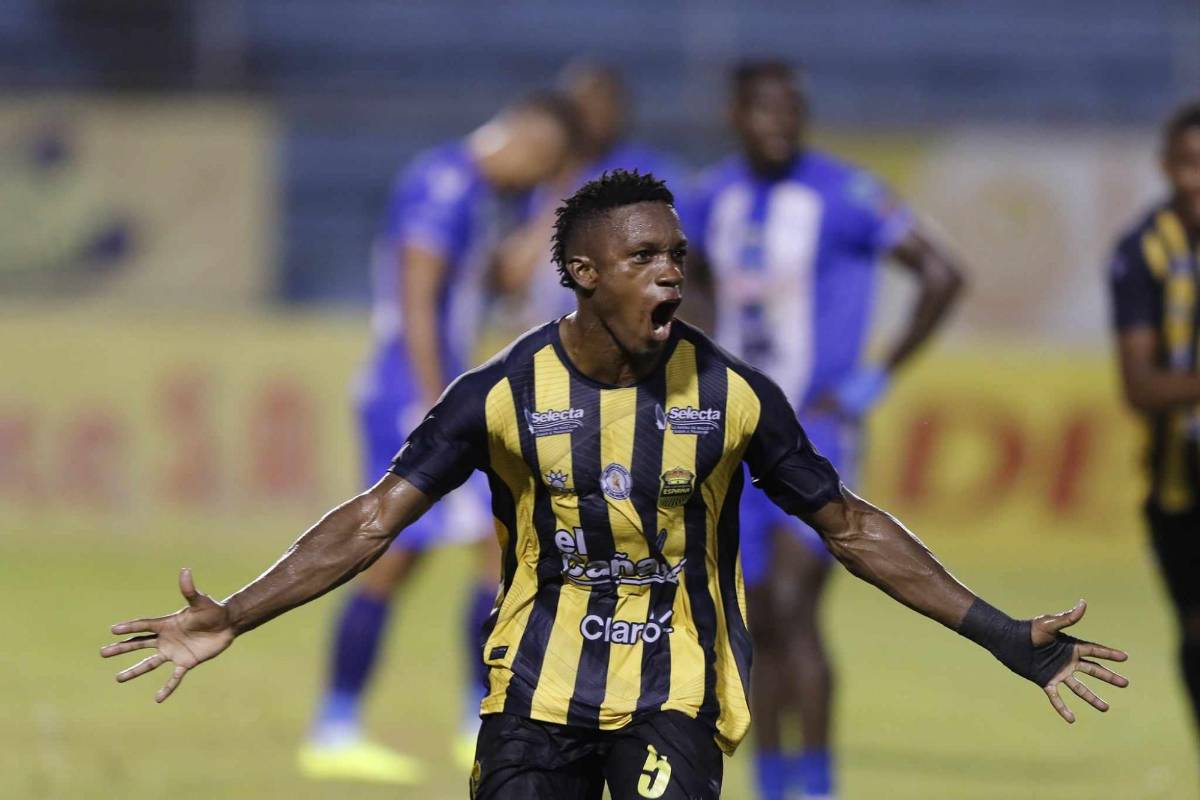 El lateral zurdo Franklin Flores gritó con mucha euforia su golazo.