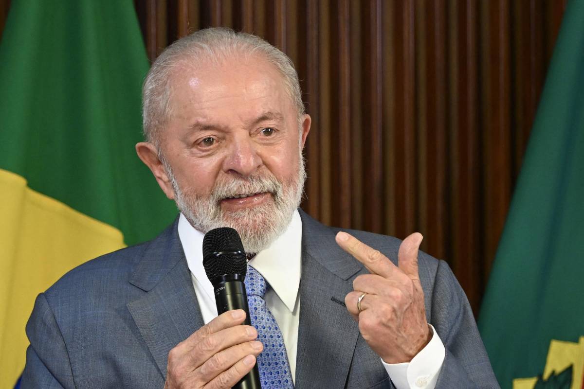 Lula critica libertad bajo fianza de Dani Alves, acusado de violación
