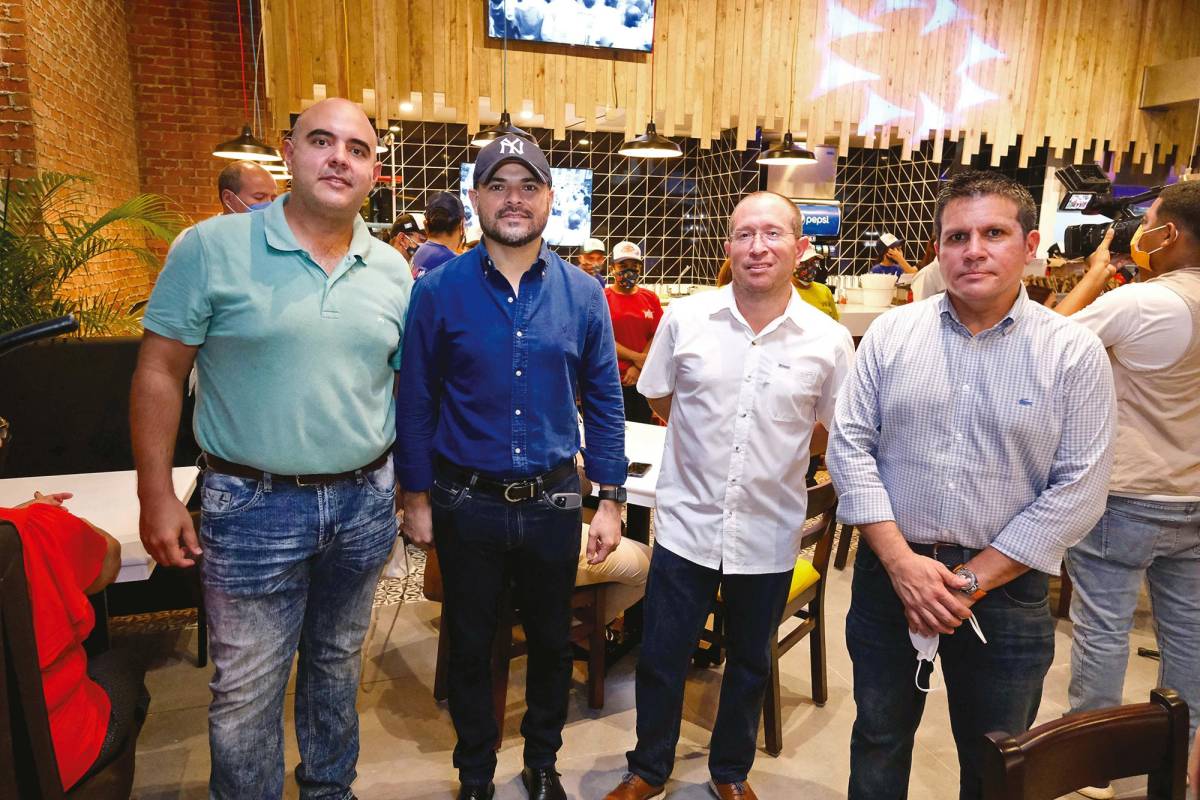 Cóctel por la inauguración  de El Pinche