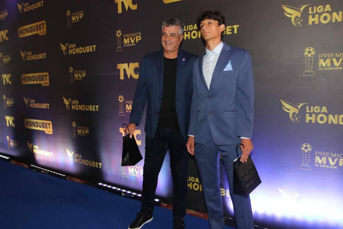 Premios MVP: Futbolistas de Olimpia bien acompañados; Eduardo Espinel y Diego presentes