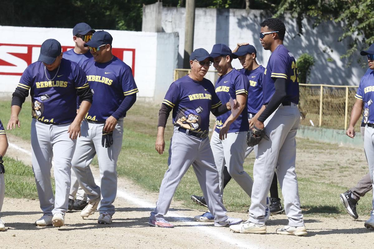 Rebeldes, campeón de la Liga de Sóftbol Óscar Saybe tras barrer a Tigres