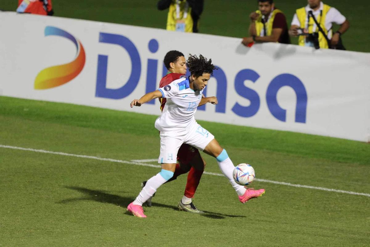 David Ruiz jugó sus primeros minutos con la Selección de Honduras.