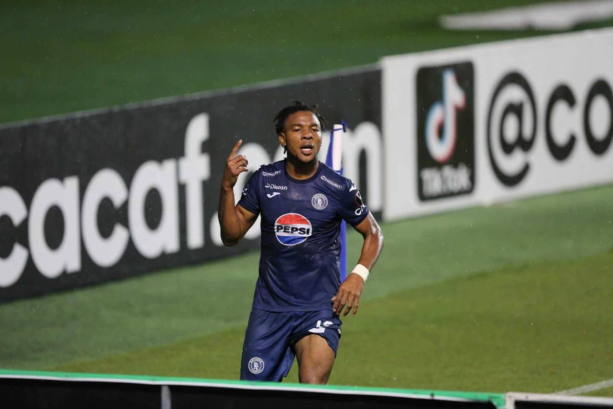 Yeison Mejía fue la figura al marcar un doblete.