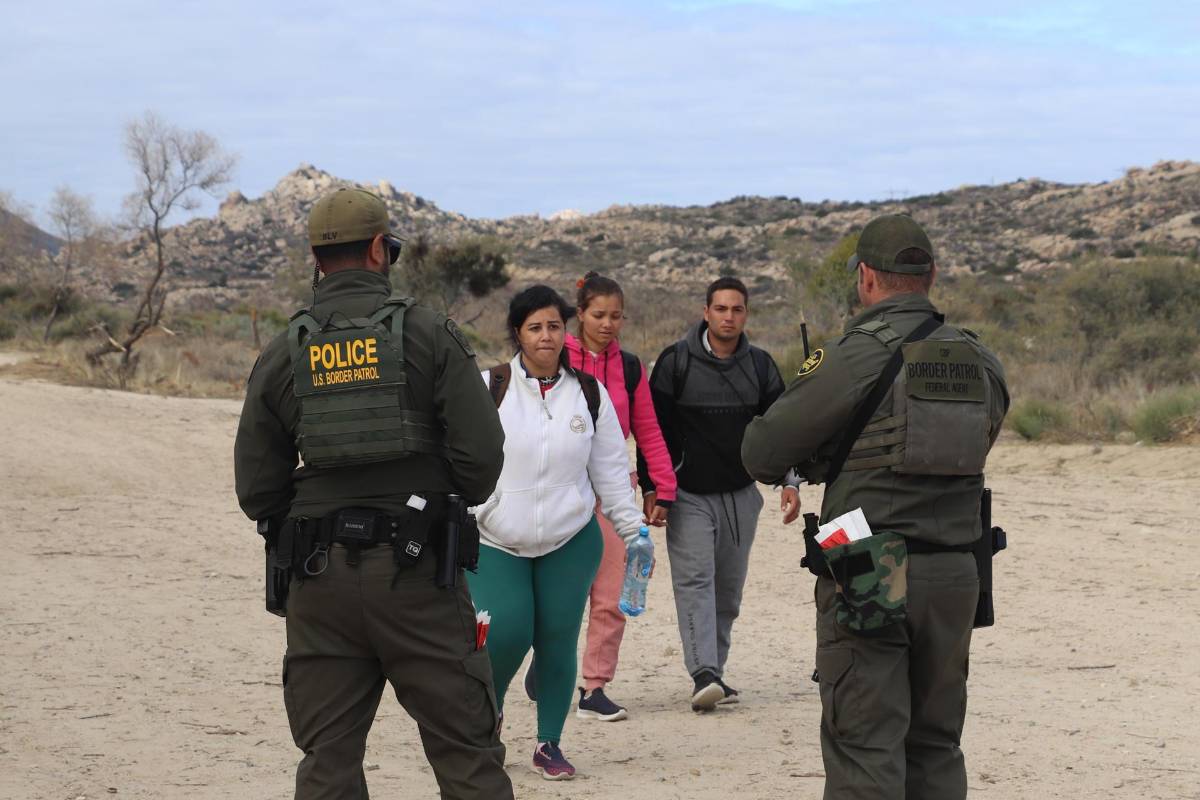 Tanques y drones: así luce la frontera militarizada en la era Trump