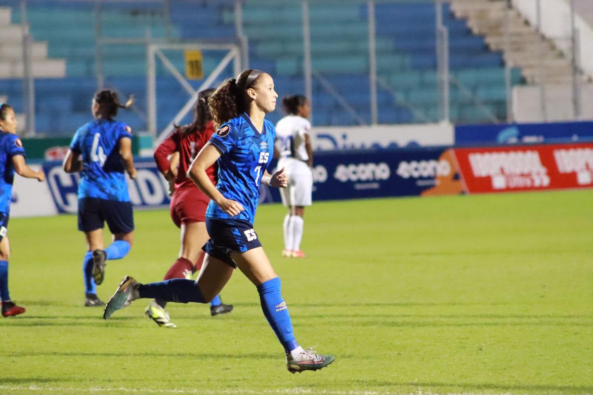 Danielle Fuentes fue la figura del partido con su gol que dio el triunfo a El Salvador.
