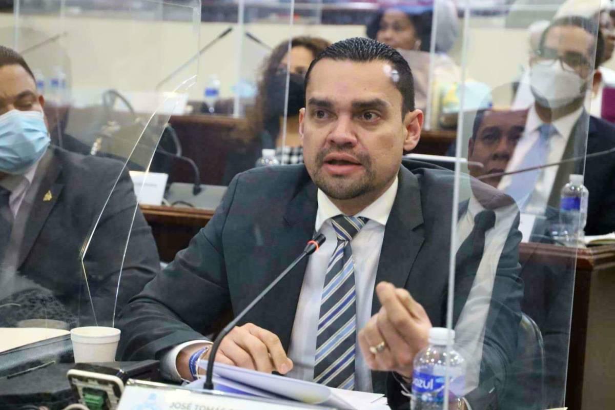 Tomás Zambrano: “Hay inseguridad por mandar militares a sus cuarteles”