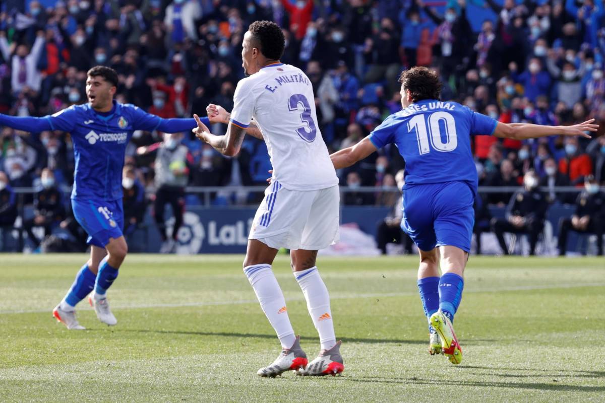 Militao cometió un terrible error que terminó en gol del Getafe.