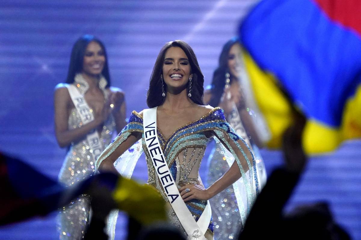 “¡Nos robaron el Miss Universo!”, reclama Maduro tras corona de EEUU
