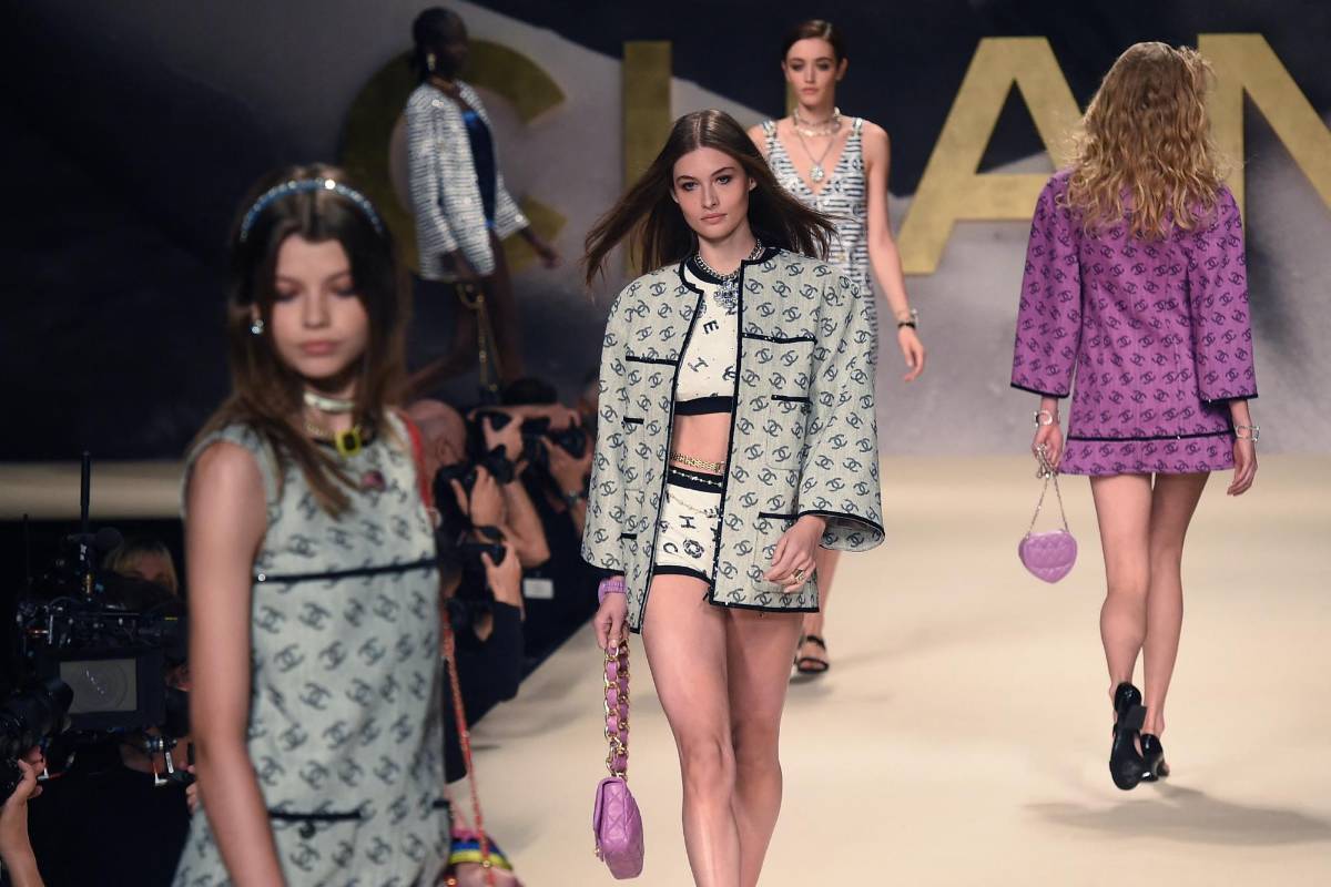 Con Chanel vamos a la playa, libres y poderosas