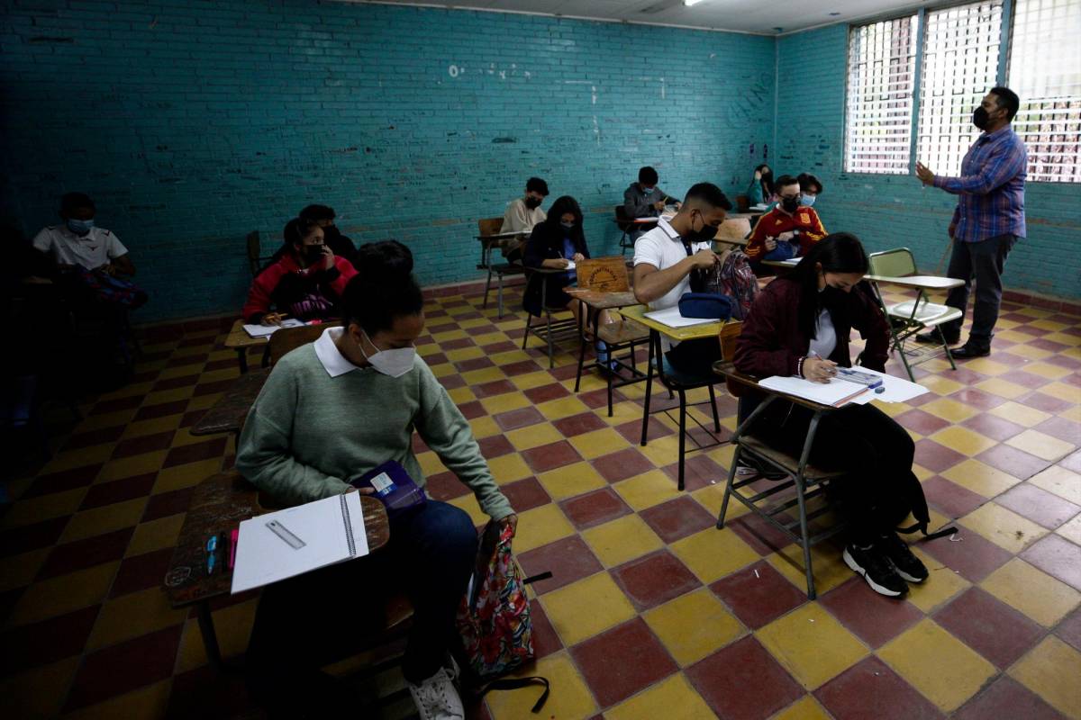 Más de 316,000 alumnos inician clases hoy en el departamento de Cortés