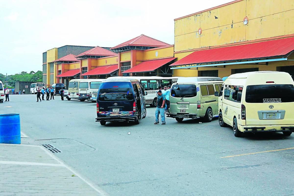 Capturan a ayudante en la Terminal de Buses por supuesto asesinato