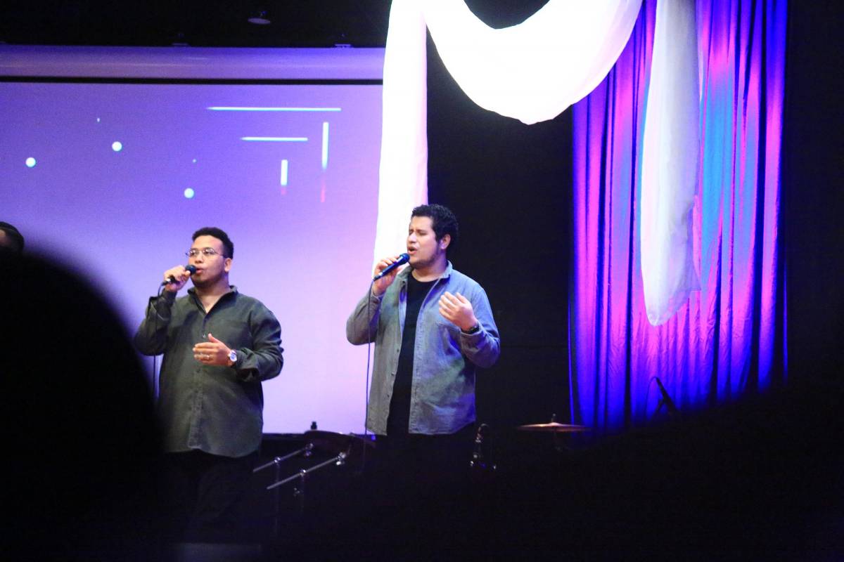 La academia de canto Voces de Estruendo deleita al público de SPS