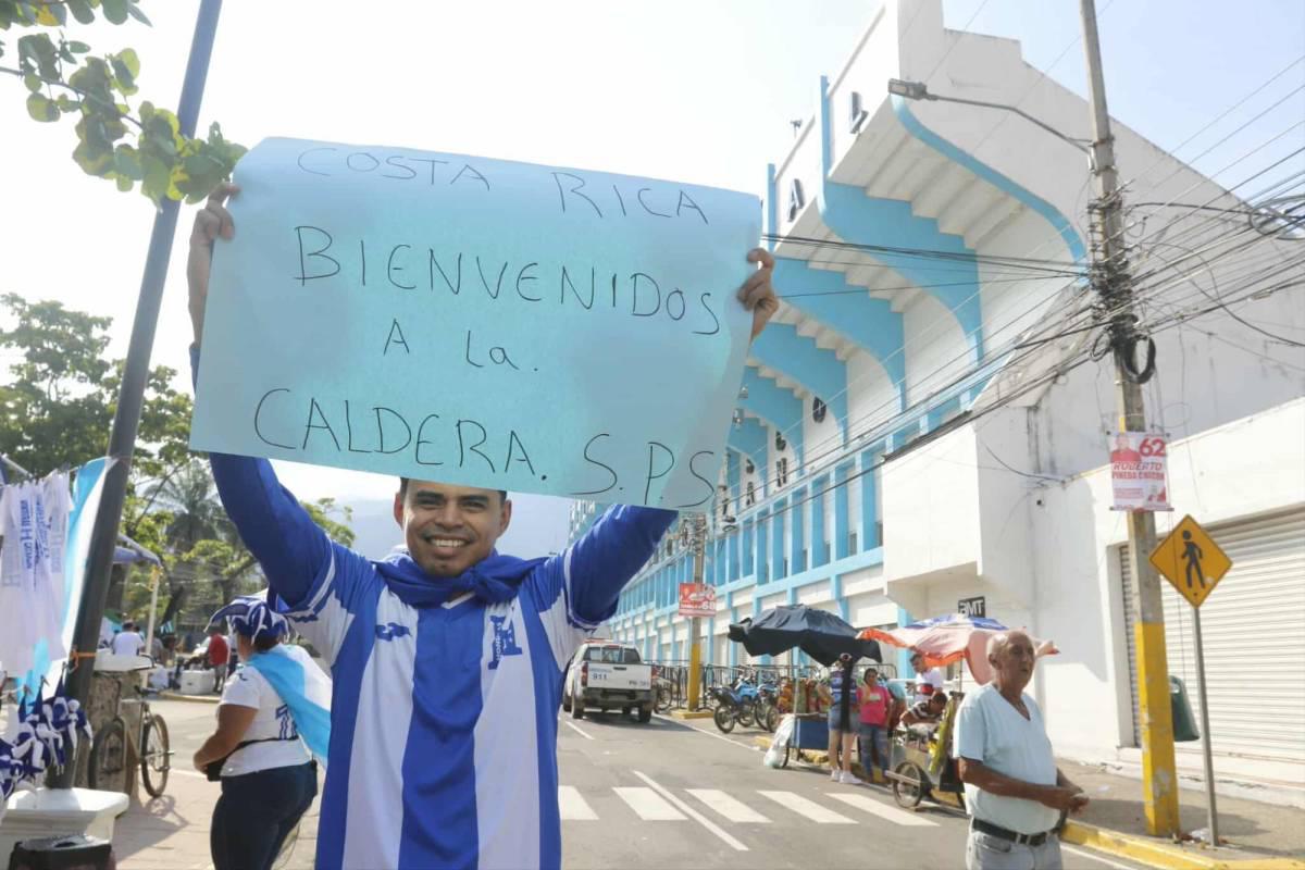 Ambientazo para el Honduras-Costa Rica, petición a Navas y gesto de 'alemán'