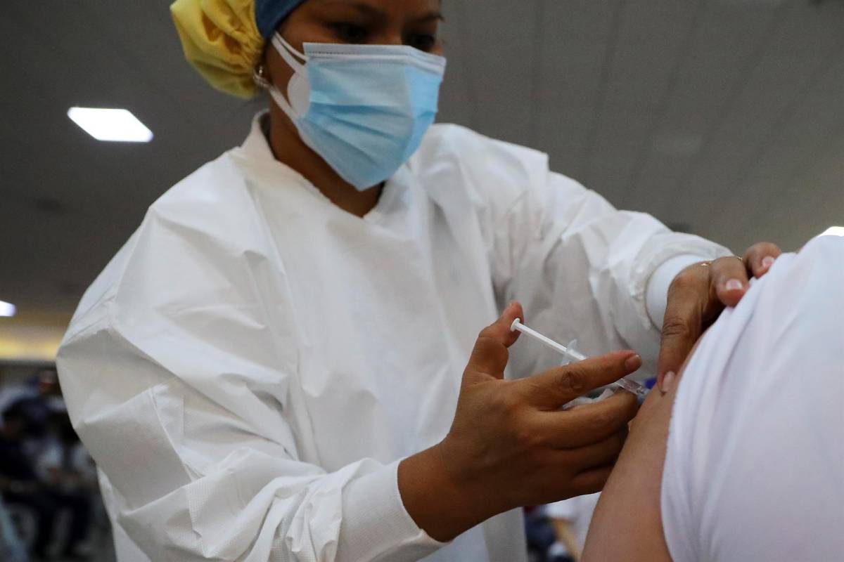 IHSS anuncia lugares, fechas y horarios para vacunación anticovid en el noroccidente