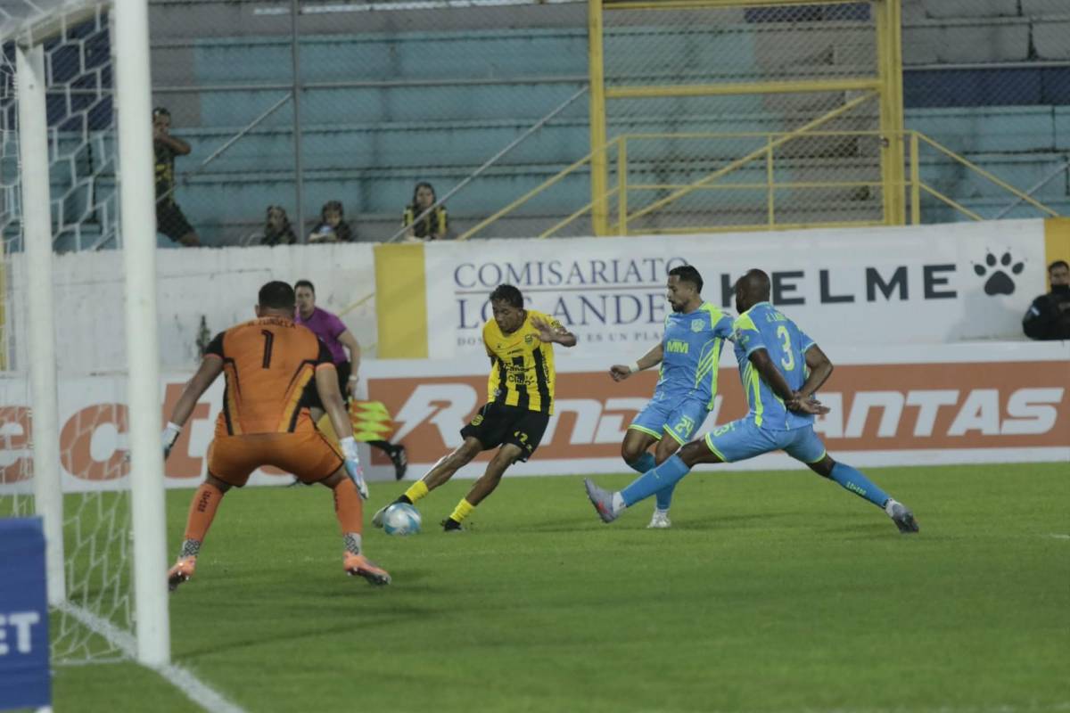 Real España festeja, chicas, debutante sorprende y jugador salió en camilla