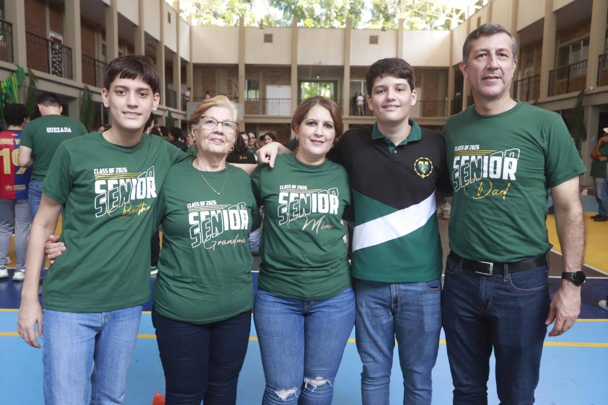 FOTOS: Seniors 2026 de la Franciscan School celebran su entrada triunfal