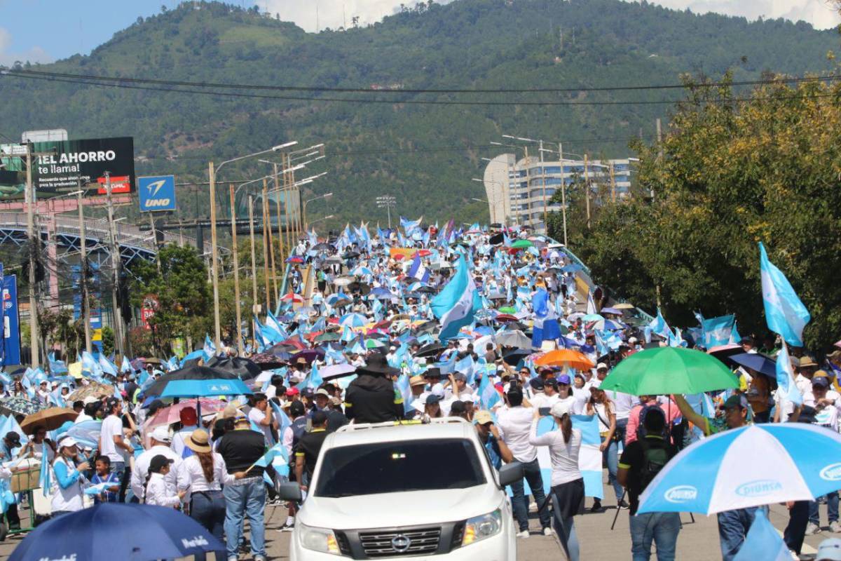 Las mejores fotos de la caminata de oración de los cristianos en Honduras