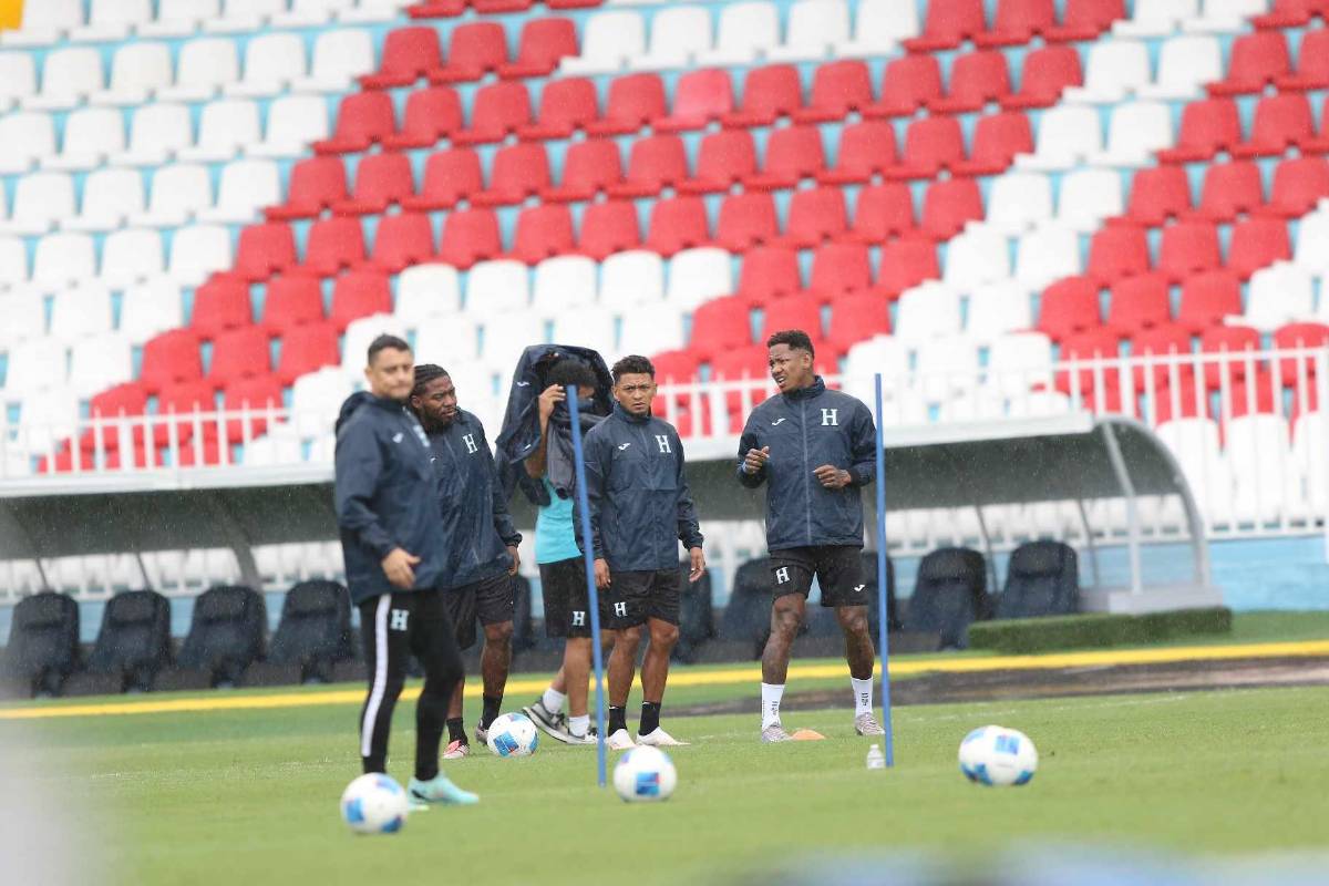 Selección de Honduras afina detalles para sus duelos eliminatorios