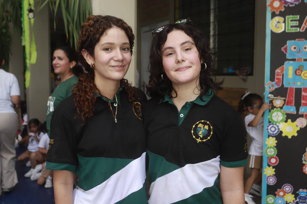 FOTOS: Seniors 2026 de la Franciscan School celebran su entrada triunfal