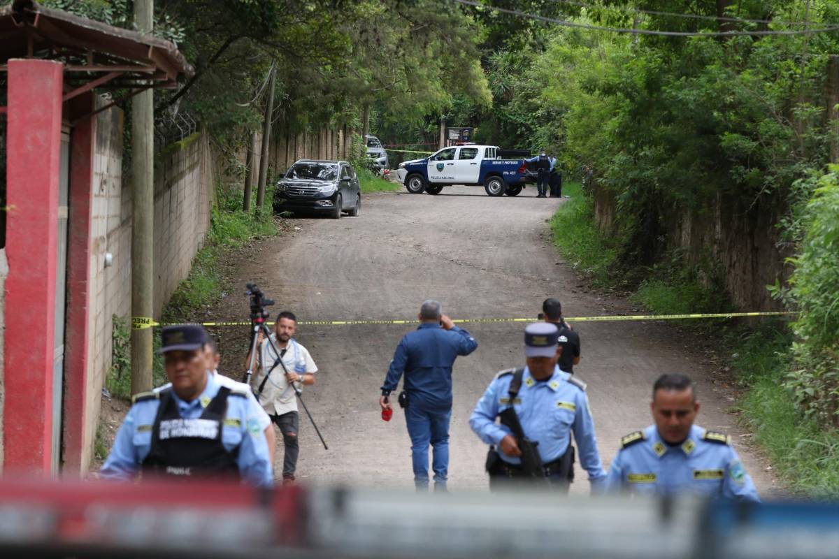 DPI investiga dos hipótesis en muerte de pareja de policías