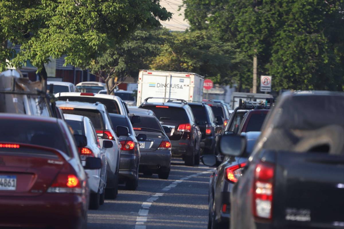 Colapsan vías por crecimiento del parque vehicular en San Pedro Sula