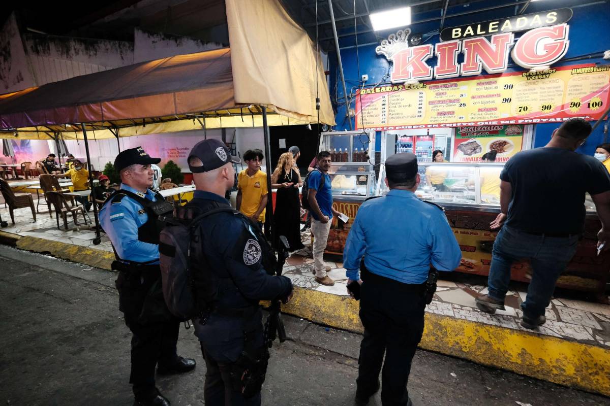 Negocios suspendieron personal el martes. Foto: Yoseph Amaya.