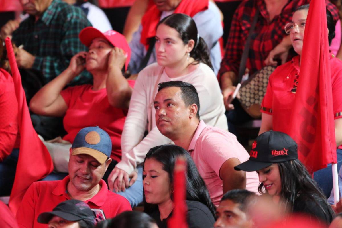 Reapariciones y respaldo a Rixi: las imágenes que dejó la asamblea de Libre en Tegucigalpa