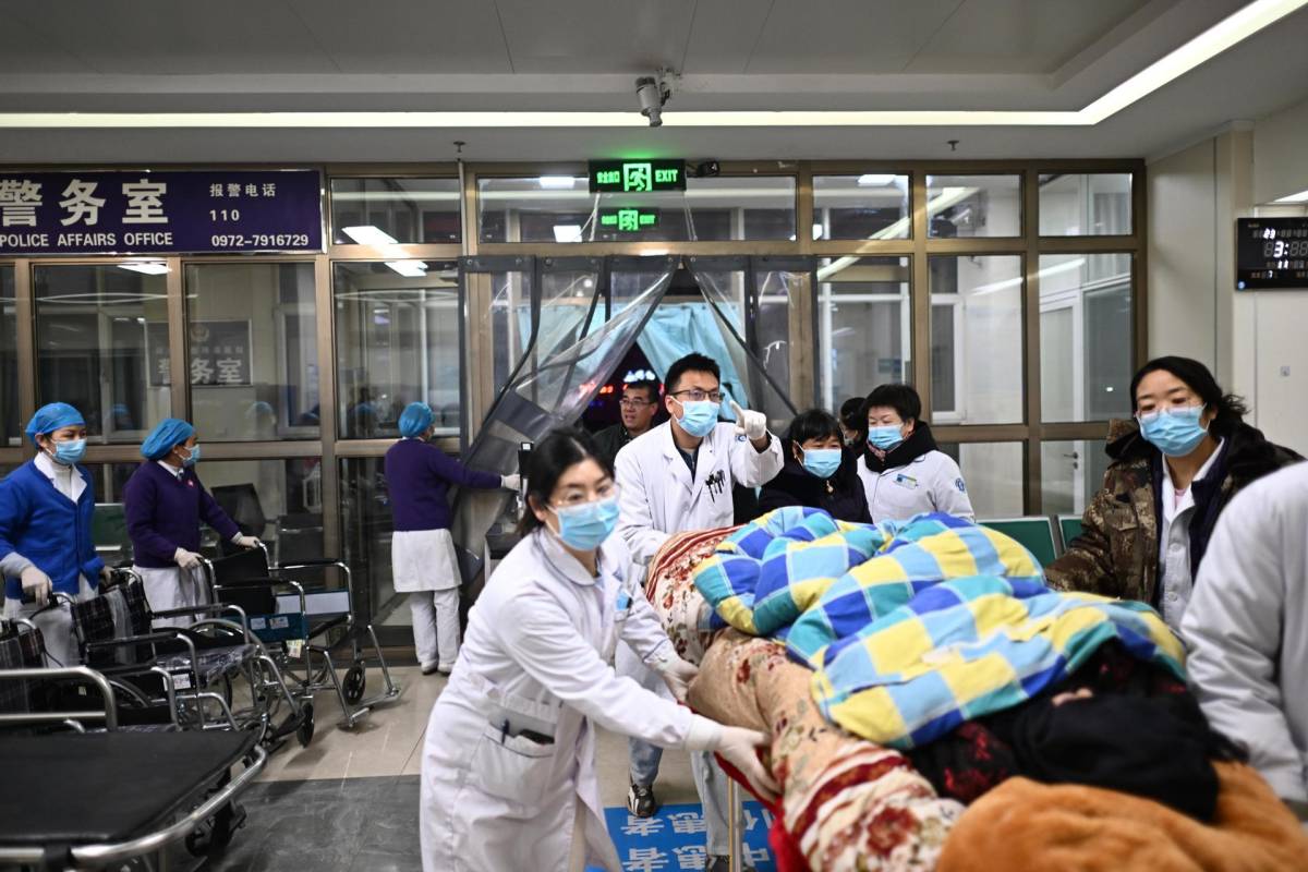 Cifra de fallecidos por terremoto en China asciende a 131