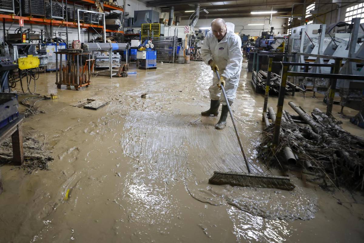 Activan alerta roja en España por fuertes lluvias y riesgo de DANA