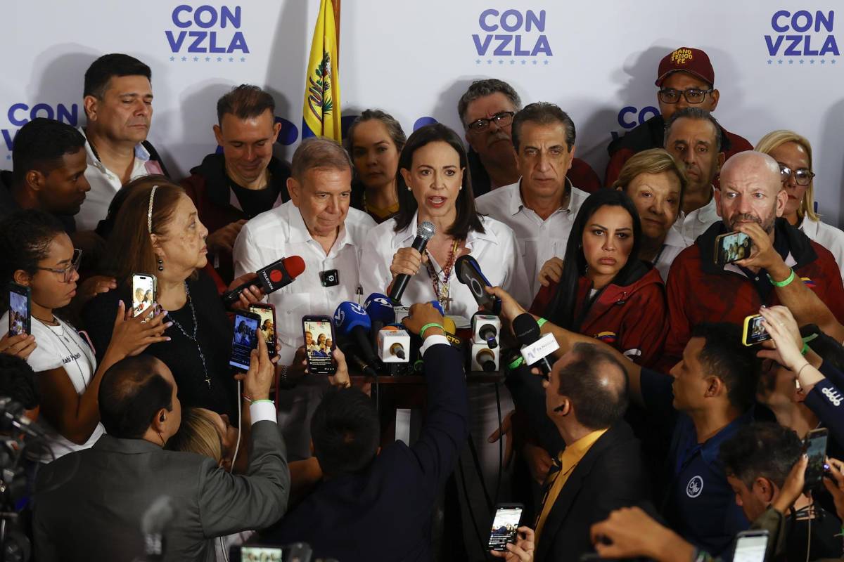 María Corina dice que el nuevo presidente electo de Venezuela es Edmundo González