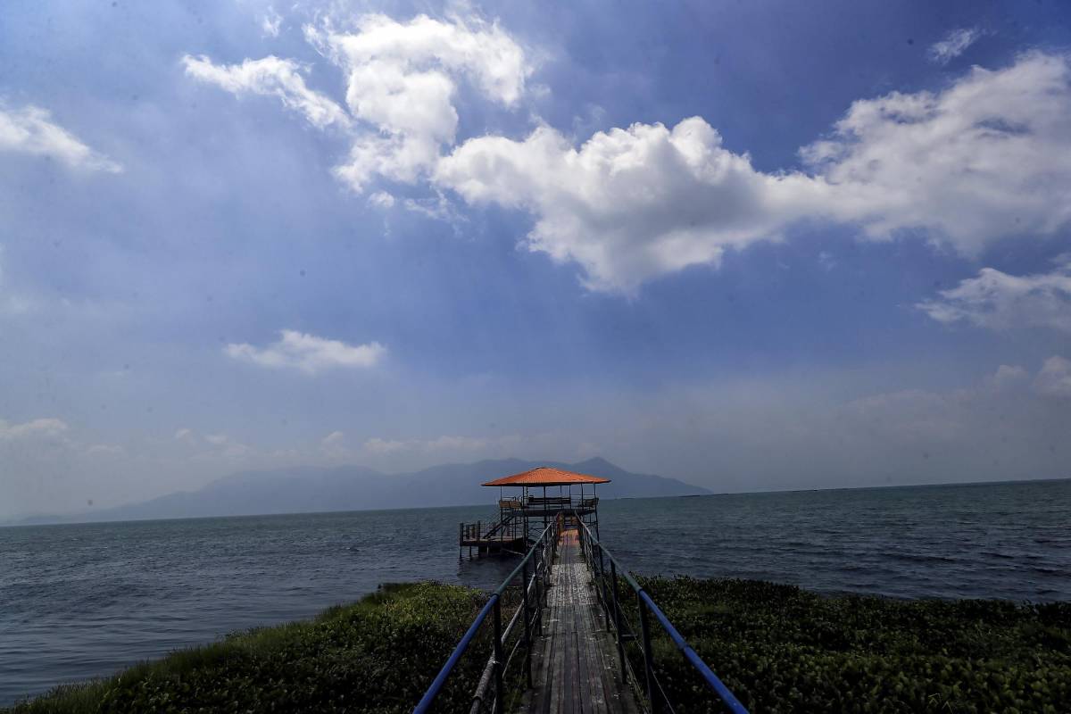 Deforestación y sobreexplotación amenazan al único lago de Honduras