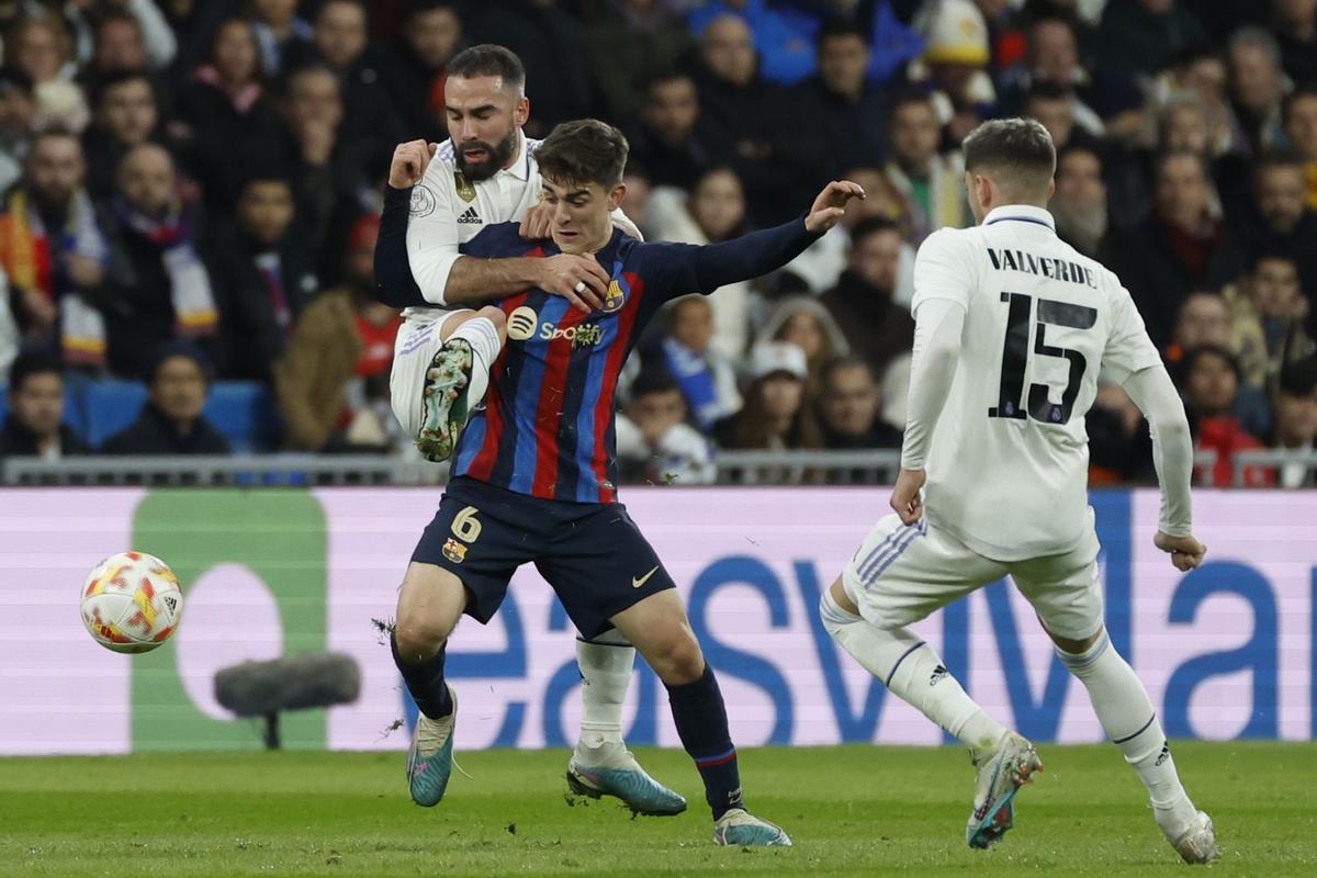 En el duelo de ida, el Barcelona derrotó por la mínima al Real Madrid.
