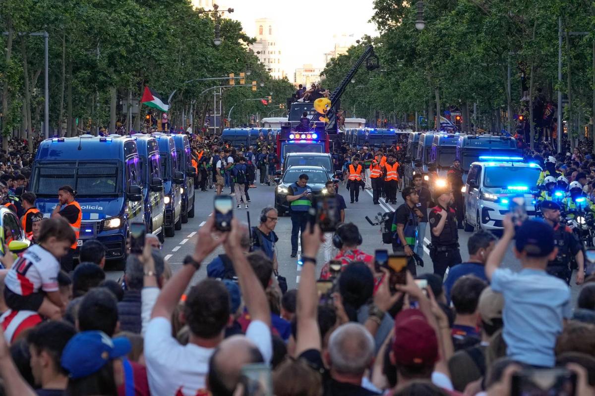 Rúa del Barcelona: locura en calles, se mofan de Real Madrid y promesa de Yamal