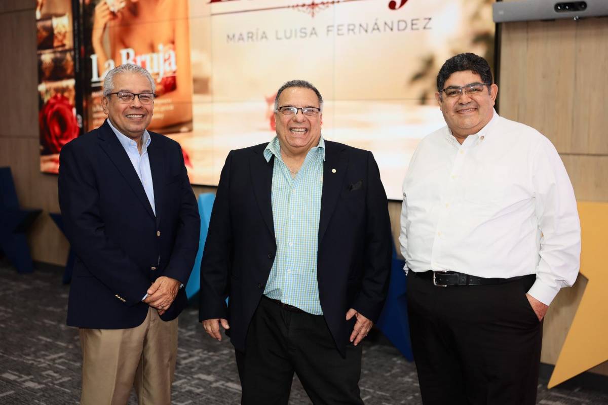 Así se vivió la presentación del libro La Bruja de María Luisa Fernández