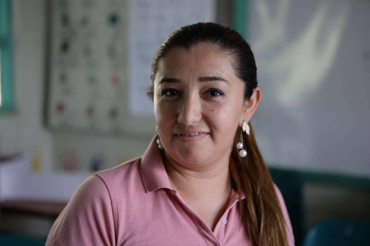 Escolares de El Merendón estrenan pupitres