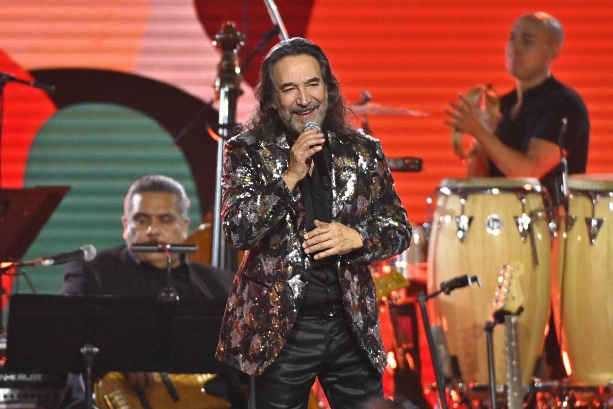 Marco Antonio Solís recibe el premio Persona del Año en los Latin Grammy 2022